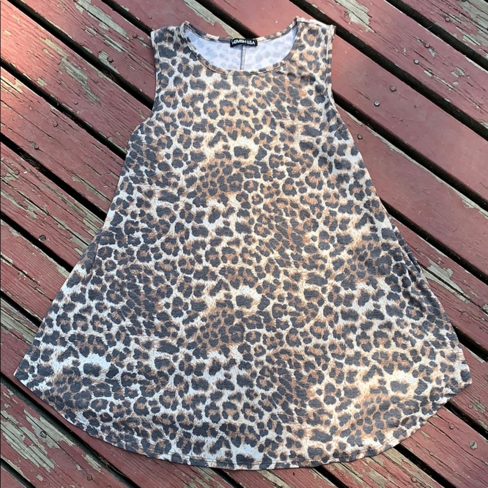 Animal print tank top.